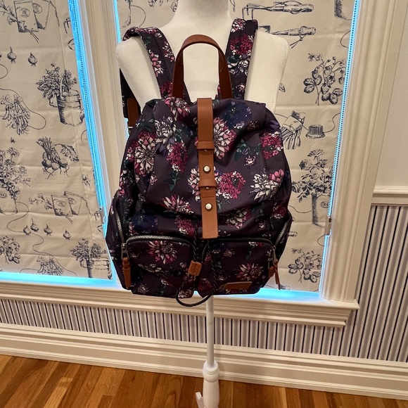Beautiful Samsonite Floral Backpack - Picture 2 of 11